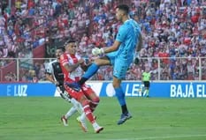Unión le ganó a Platense entre la falla de Iván Gómez y el acierto en la presión de Álvez