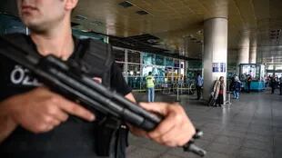 Ankara impuso más seguridad en el aeropuerto Atatürk, de Estambul