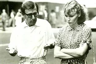 Woody Allen y Mia Farrow, enfrentados por el romance del director con su hija adoptiva, Soon-Yi