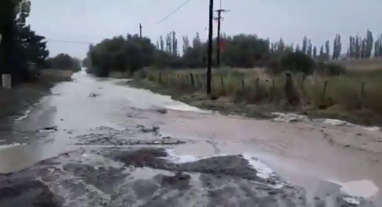 Tormenta en Puerto Madryn: el agua de lluvia se mezcló con el mar