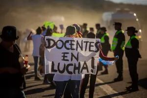 Un aliado de Massa busca regular la protesta social en medio de paros y movilizaciones