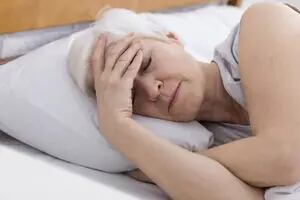 Un estudio analizó cómo duermen las personas de más de 50 años y las conclusiones son soprendentes