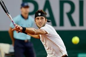 Tomás Etcheverry ya juega en busca de los cuartos de final en Roland Garros