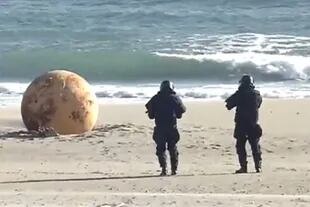 Finalmente, la bola gigante encontrada en Japón era una boya marina