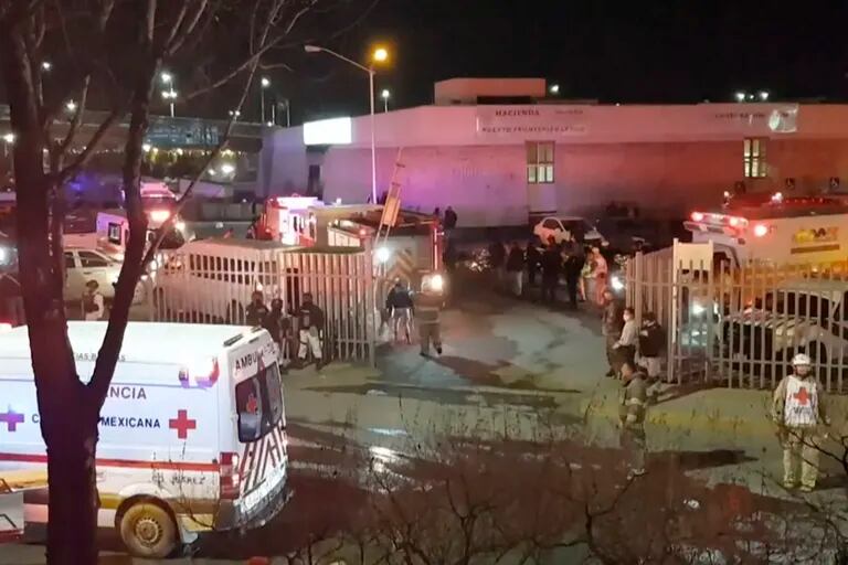 Al menos 39 muertos por un incendio en un centro de inmigrantes de MÃ©xico - LA NACION