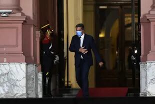 Jorge Capitanich se retira de Casa Rosada luego de la reunión de gobernadores peronistas con el presidente