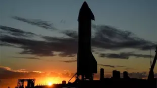 Gli esperti affermano che il lancio di razzi in orbita da società private genererà più detriti spaziali.