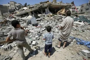 Un manto de destrucción se observa en las calles de Gaza tras los bombardeos de Israel