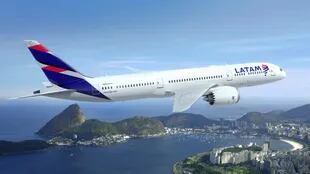 La empresa se adelanta a la posible llegada de aerolíneas low cost
