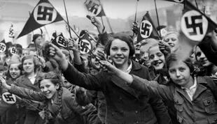 Un grupo de niñas en un desfile nazi (Foto: Archivo)