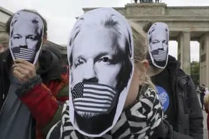 Assange le dice al tribunal británico que no quiere ser extraditado a EE.UU.