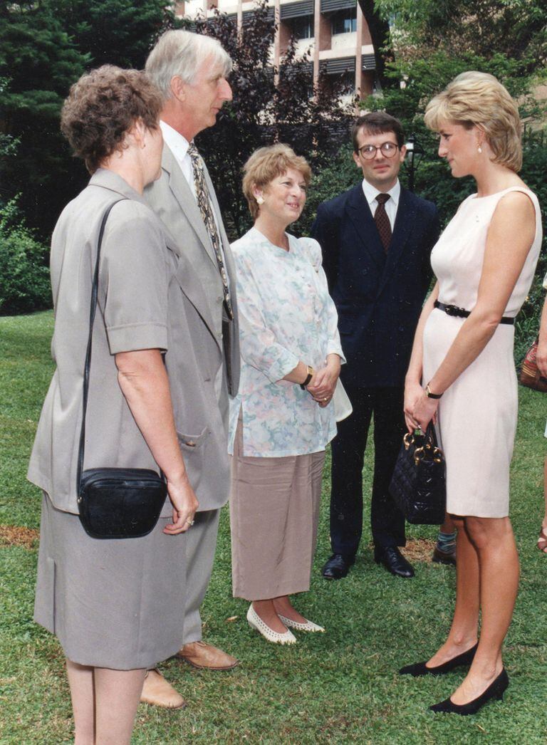 Diana Spencer en los jardines de la residencia en ocasión de su visita a la Argentina en 1995