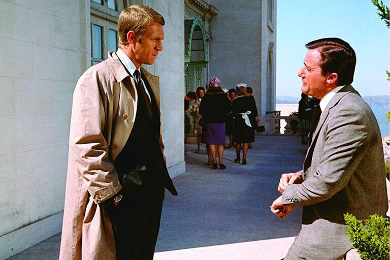 Steve McQueen y Robert Vaughn, en una escena de Bullitt (1968)