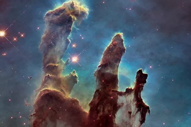 Los "Pilares de la Creación" es una de las imágenes más famosas tomadas por el Hubble