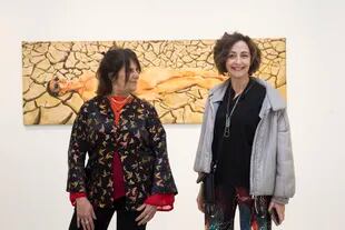 Nora Fisch, con Fenochio: "Son pinturazas que podría haber hecho un chico de 25 años hoy, pero las hizo Alejandra hace ya tres décadas”, señala la galerista