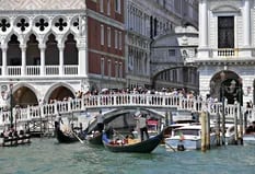 Venecia cobrará 10 euros a los turistas para dejarlos entrar