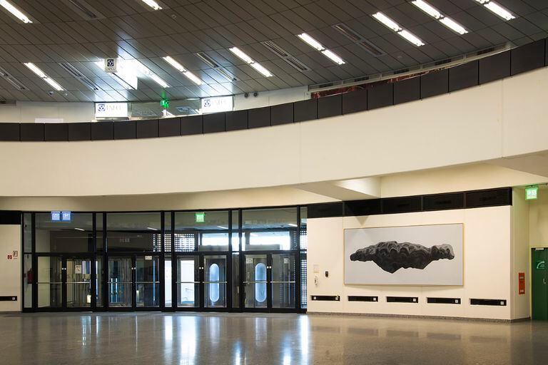 Una pintura que giró por diversos puntos del planeta desde 2011, “Mesón de Fierro”, está instalada ahora en la rotonda de Naciones Unidas, en Viena