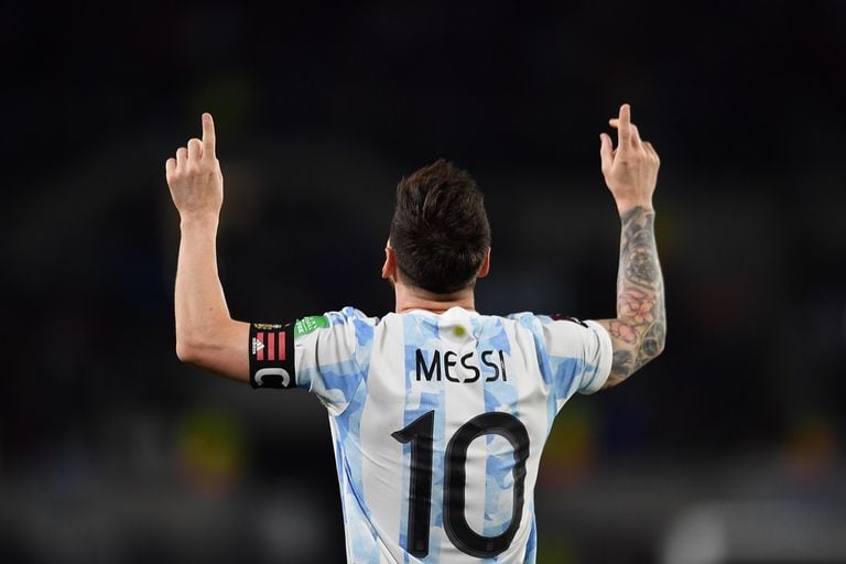 Lionel Messi no deja de festejar con la selección en este 2021 de ensueño; pero para PSG, es una pesadilla