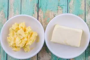 ¿Es realmente la margarina menos saludable que la manteca?