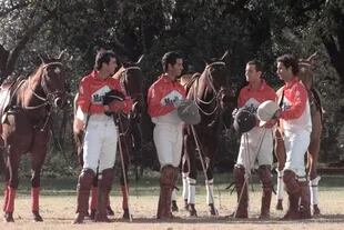 Marcos, Horacio (h.), Bautista y Gonzalo Heguy, el primer conjunto de cuatro hermanos campeón en el Abierto de Palermo; una formación que marcó una época.