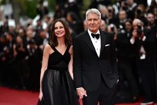 Harrison Ford y su esposa, Calista Flockhart, en el último Festival de Cannes, donde la quinta película de Indiana Jones tuvo su estreno mundial.