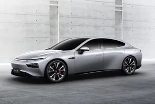 Xpeng X7. Bonita berlina fastback 100% eléctrica; un verdadero modelo “anti-Tesla”, que no tiene nada que envidiarle a su famoso rival californiano