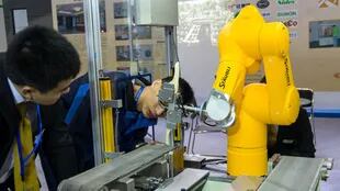 Robots de muestra en la 17ma Feria Internacional de la Industria, que se hizo en China la semana última
