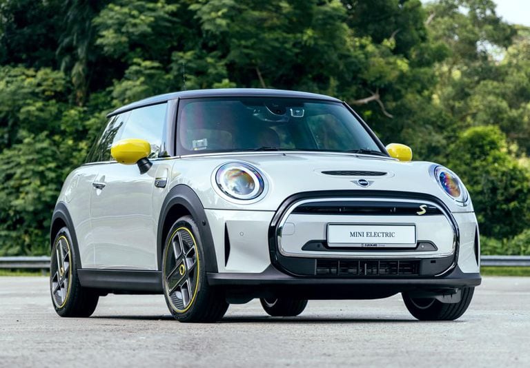 Una de las prestaciones del Mini Cooper SE eléctrico es que se puede cargar con un equipo doméstico