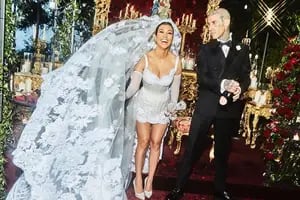 Las fotos del excéntrico casamiento en Italia de Kourtney Kardashian y Travis Barker