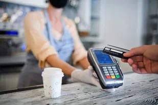 La plataforma Infleta calcula si al consumidor le conviene el pago con tarjeta o en efectivo