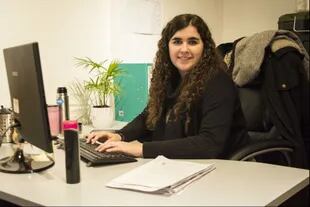 Agustina Belogi, de 26 años, trabaja como responsable de proyectos regulatorios en temas ambientales