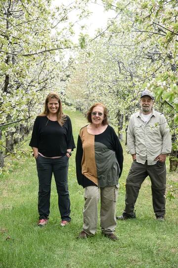 Conocieron Trevelin durante unas vacaciones, decidieron mudarse cuando sus hijos crecieron y hoy se dedican al cultivo de cerezas