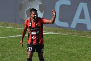 Martín Garay marcó el 1-0 de Patronato sobre Sarmiento de Junín, por la undécima fecha de la Copa de la Liga.