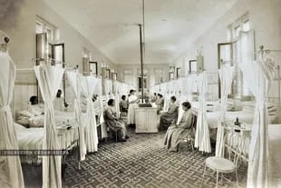 Sala de puérperas en el Hospital Fernández. 1910.