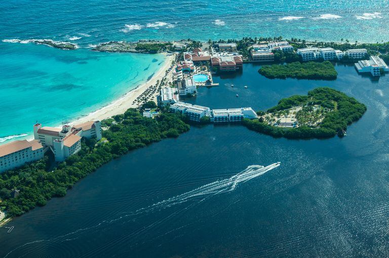 Cancún, uno de los destinos que comenzó esta semana con la reapertura de hoteles y restaurantes