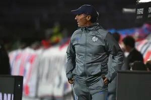 San Lorenzo sigue de golpe en golpe: eliminado de la Copa Argentina y ya sin el DT Troglio