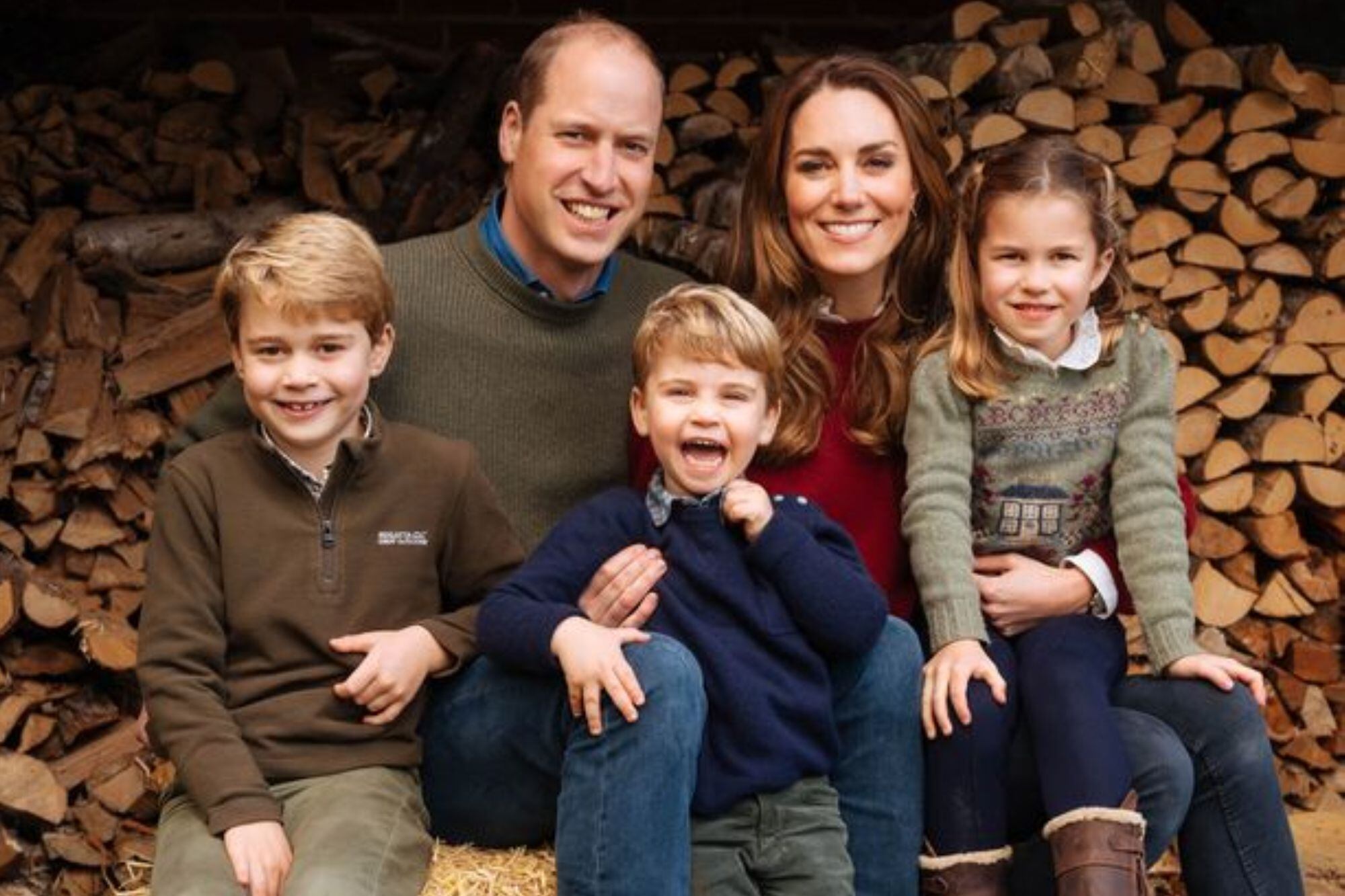 Kate Middleton y el príncipe Guillermo con sus hijos George, Charlotte y Louis