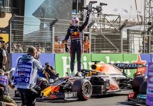 Max Verstappen llegó en el primer lugar en el GP de Países Bajos y logró su décima pole position de la temporada