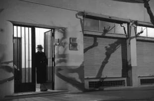 Entrada del edificio Conde, Junín, Alberto Haylli, c. 1939