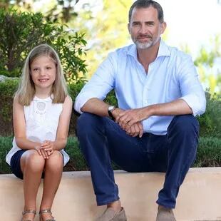 Infanta Sofía and her father Felipe VI of Spain