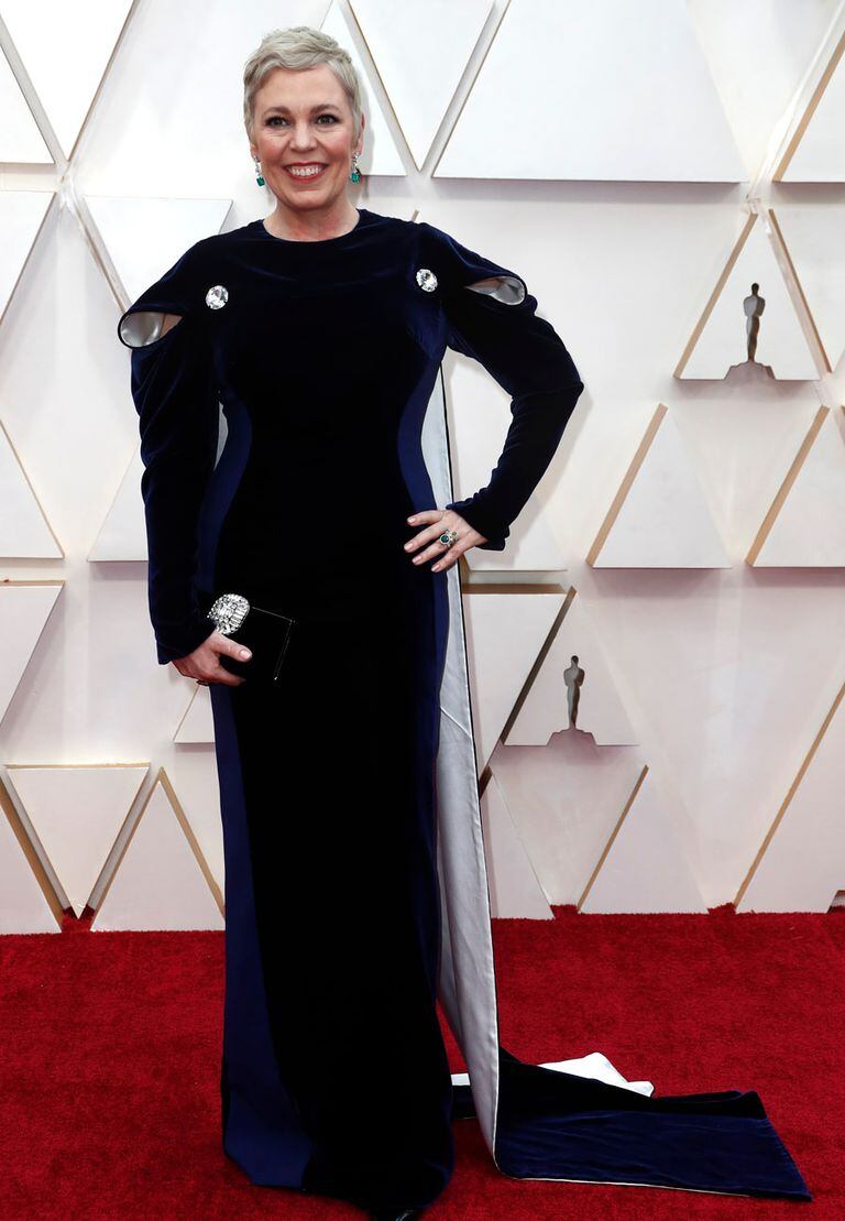 La ganadora del Oscar 2019, Olivia Colman, estuvo a punto de protagonizar un blooper luego de que le pisaran el vestido y la dejaran a un paso de la caída