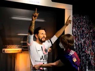 La presentación oficial de Lionel Messi, en el Parque de los Príncipes: la nueva camiseta causó furor