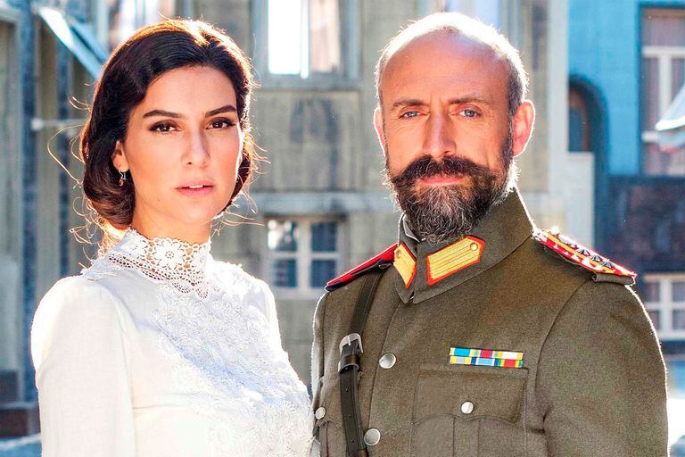 La telenovela turca estrenó en el Superlunes, en competencia directa con Agentina: tierra de amor y venganza