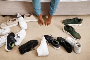 El reto viral de la famosa marca de zapatillas que siempre caen hacia arriba