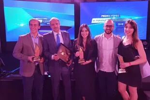 Hugo Alconada Mon, Diego Cabot, Candela Ini, Santiago Nasra y Maia Jastreblansky, los ganadores de los premios Fopea
