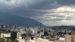 El precio de las viviendas en Venezuela ha caído estrepitosamente por la crisis económica; para muchos propietarios vender no es una opción