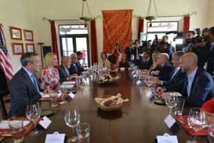 Después del anuncio de la inversión, funcionarios de ambos gobiernos compartieron un almuerzo en Purmamarca