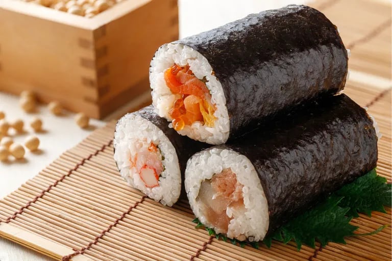 Receta de maki: los sushi rolls más fáciles de preparar - LA NACION