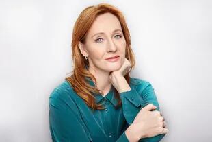 Rowling donará las ganancias por la venta del libro a una fundación dedicada a asistir a personas que tuvieron Covid-19