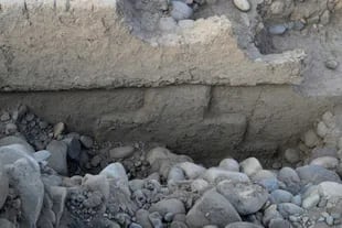 Arqueólogos descubrieron un templo de 4000 años en Perú y encontraron un objeto que los sorprendió